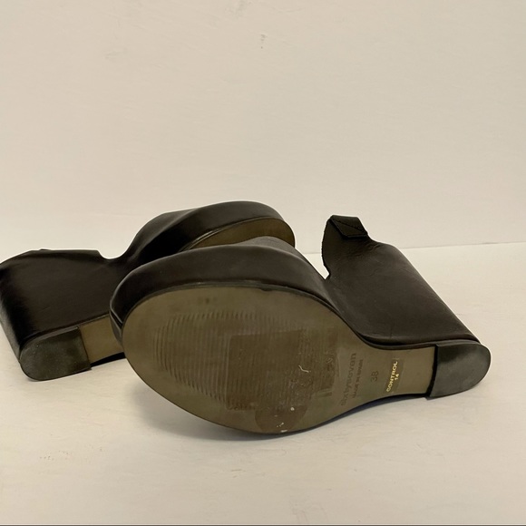 Sixtyseven leather wedges with peep toe. - Picture 4 of 5